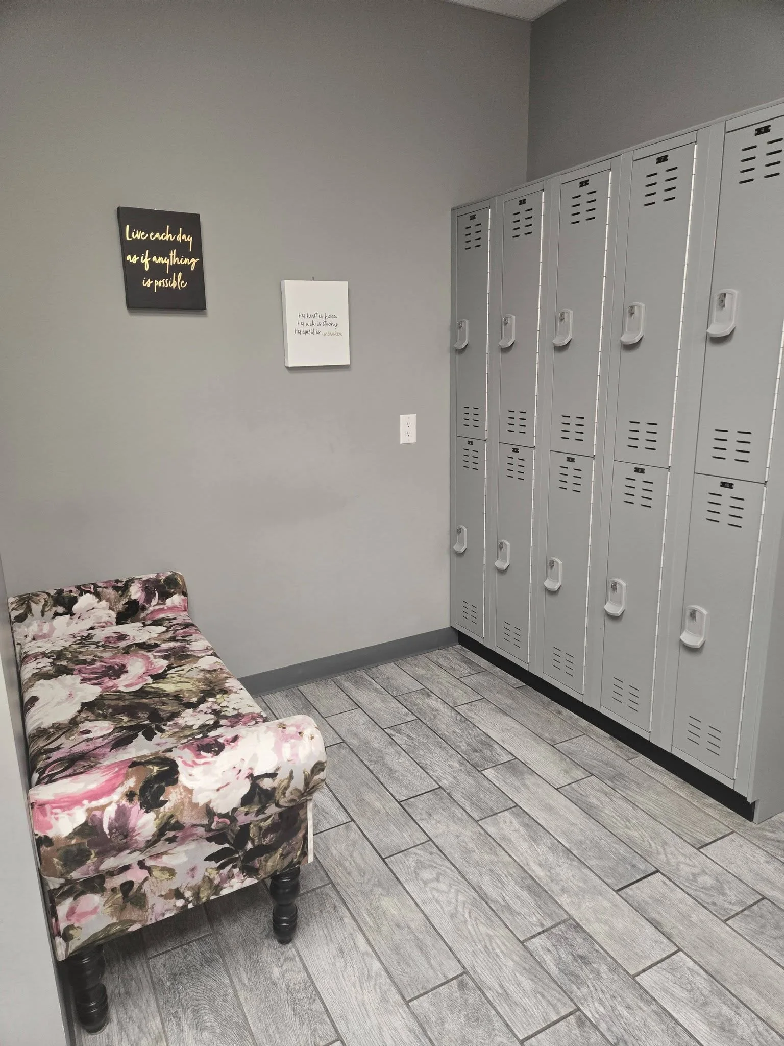 Clean locker and changing area in a fitness facility